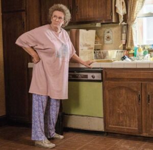 Cleaning up: Glenn Close in “Hillbilly Elegy.” PHOTO:NETFLIX