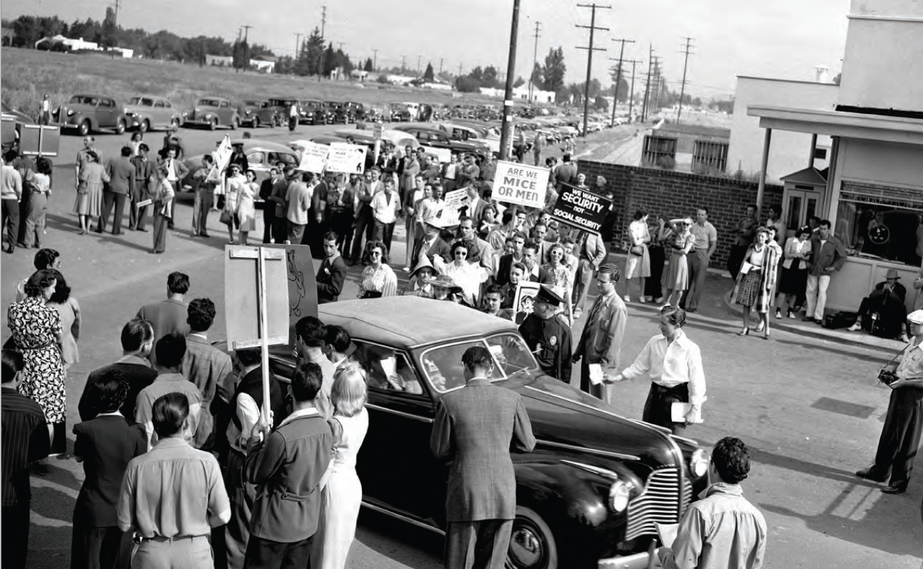 Disney picketers in 1941. PHOTOS: ‘THE DISNEY REVOLT’